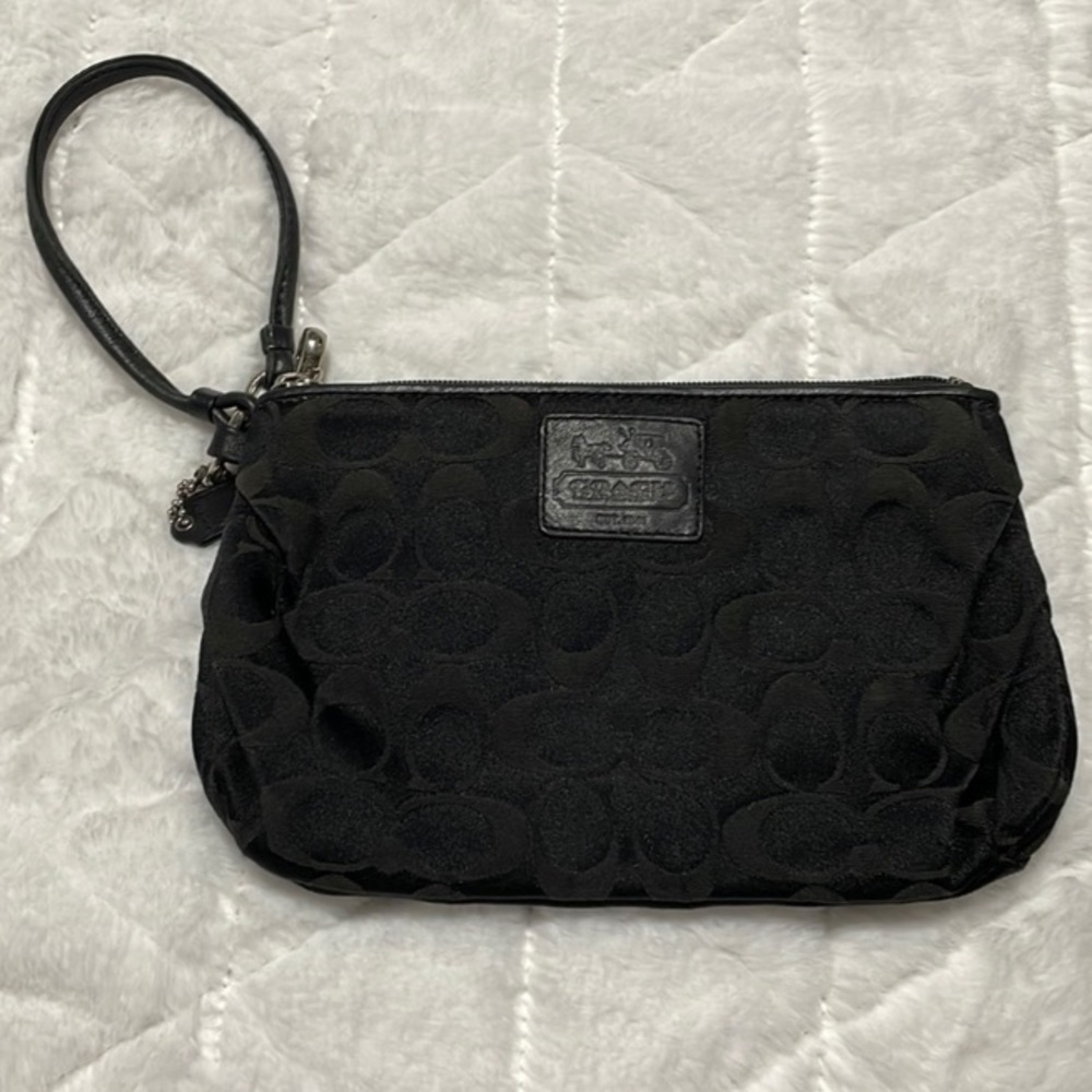 Coach Signature C Black Canvas Wristlet NEW WITHOUT TAGS